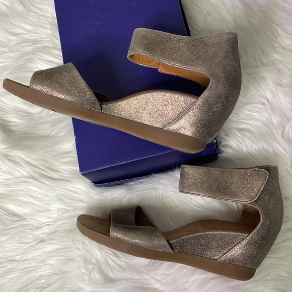 {Paul Green Munchen} Velcro Strap Sparkle Wedges 🪩 - Picture 6 of 9